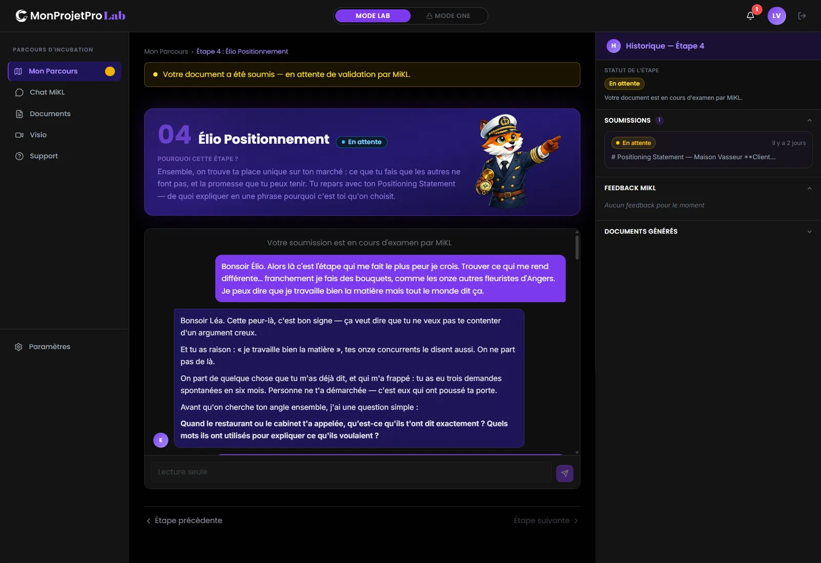 Une étape du parcours Lab : la conversation avec l'agent Élio Positionnement, qui pose une question précise pour faire émerger l'angle du projet