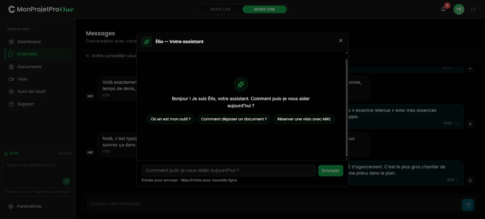 La fenêtre d'Élio One dans l'espace client, avec ses questions suggérées